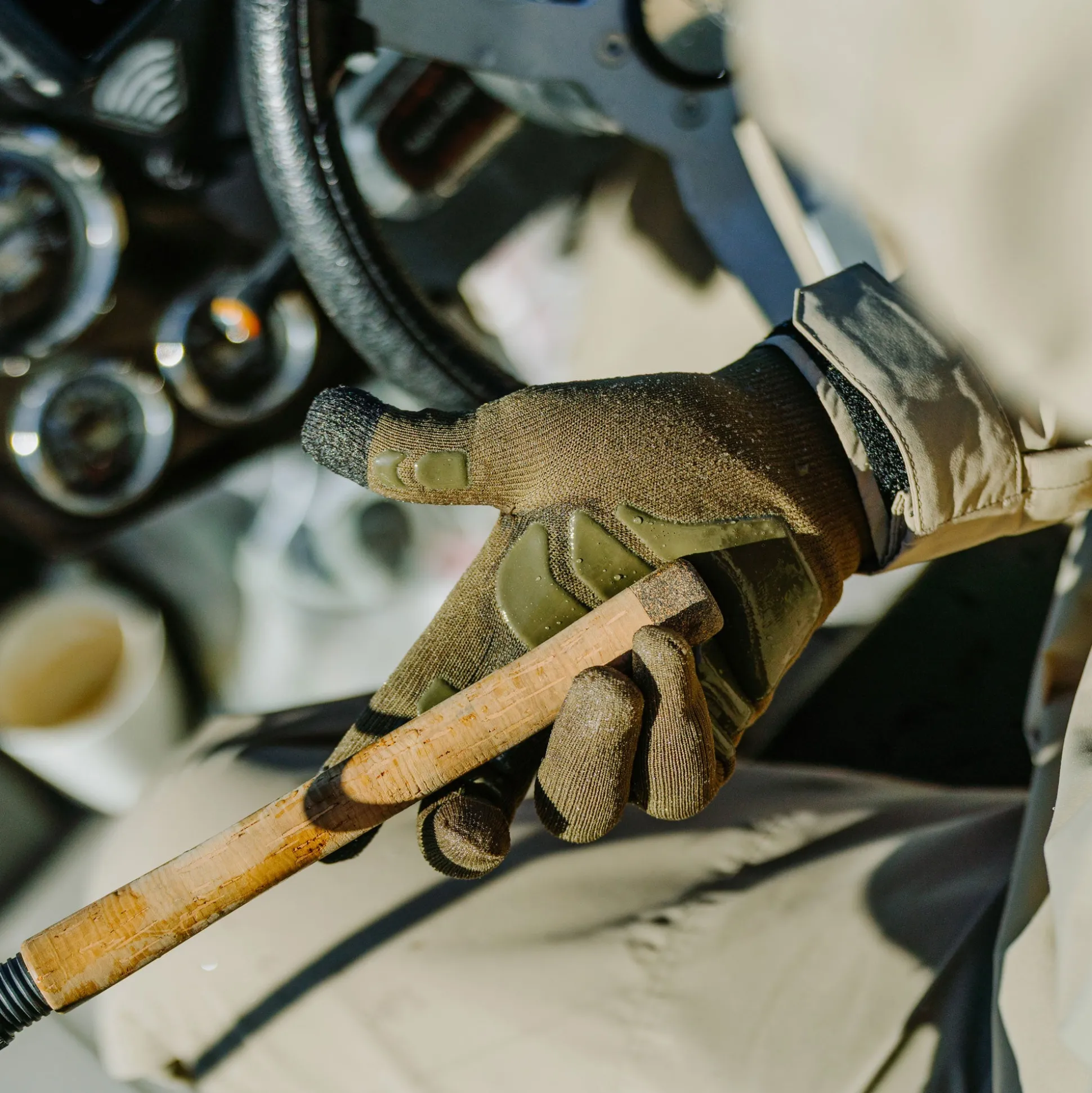 Breakwater Waterproof Fishing Gloves| AFTCO