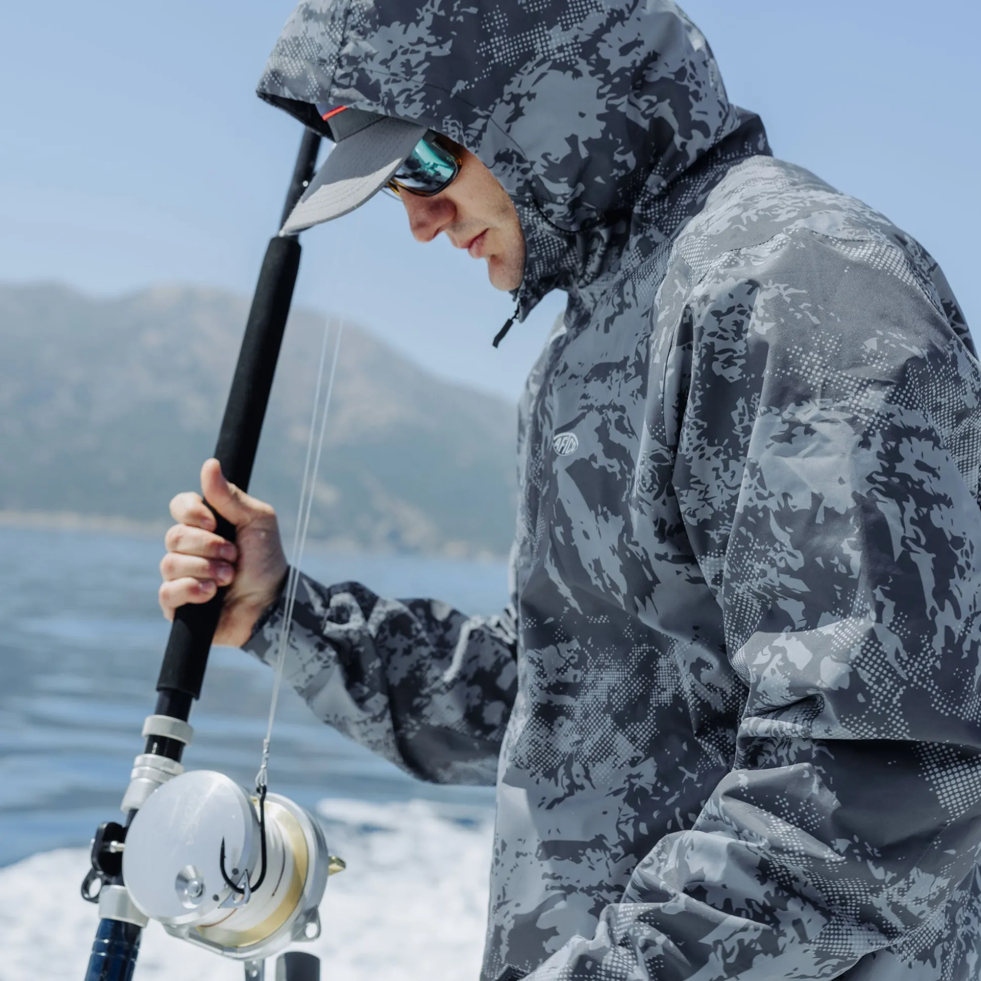 Crossing Printed Camo Fishing Jacket | AFTCO