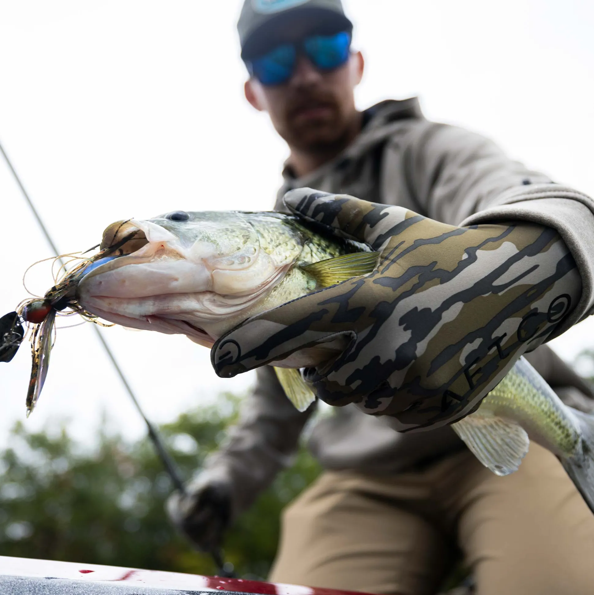 Helm Fishing Gloves