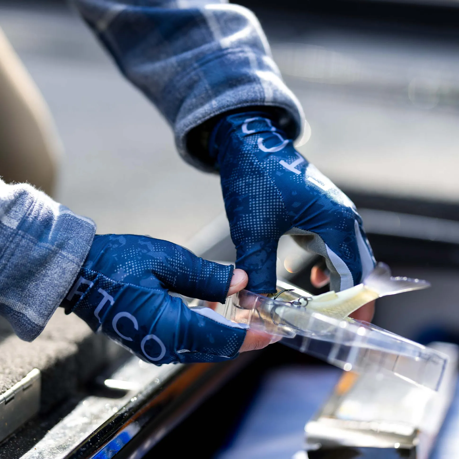 Solblok Fingerless Fishing Gloves | AFTCO